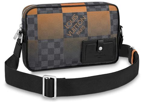 LOUIS VUITTON Damier Graphite Alpha Messenger .